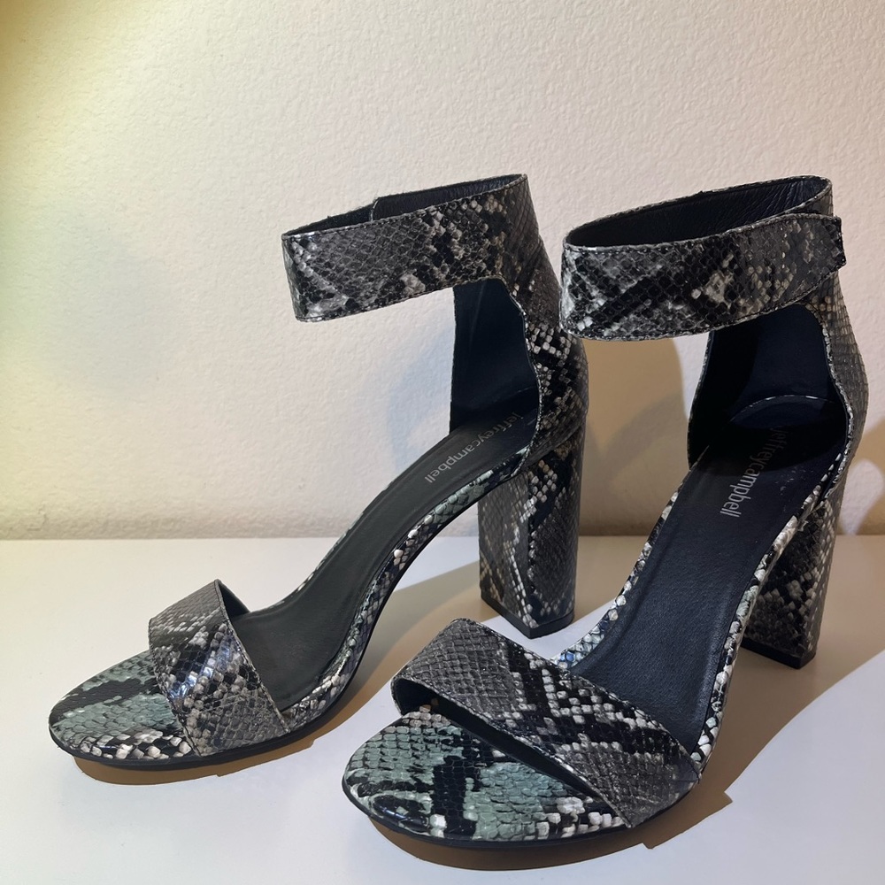 Jeffrey Campbell Lindsay heel snakeskin print size 9